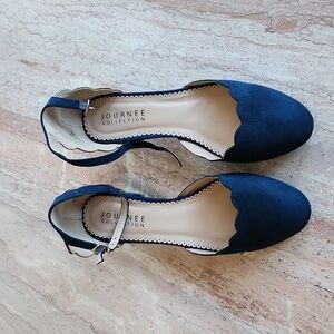 Journey collection blue shoes, size 11